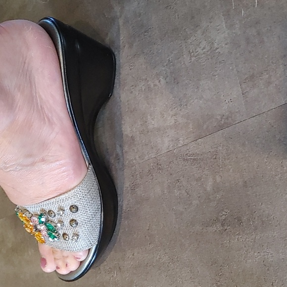 Athena Alexander Black Jewelled Embellish Sandals - Picture 5 of 5